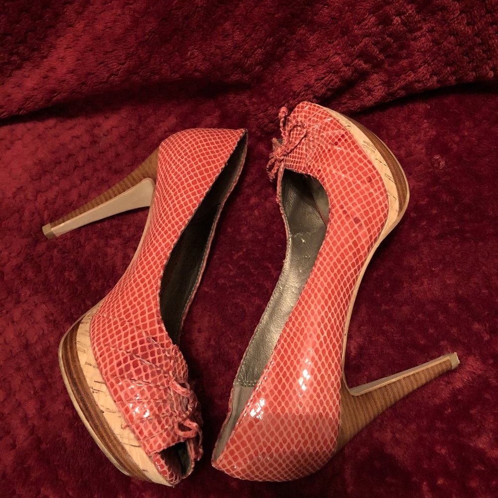 Beautiful "Moda" Heels - Picture 3 of 4